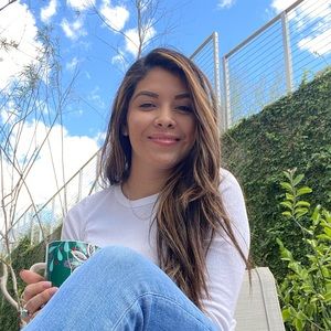 Meet your Posher, Yessica